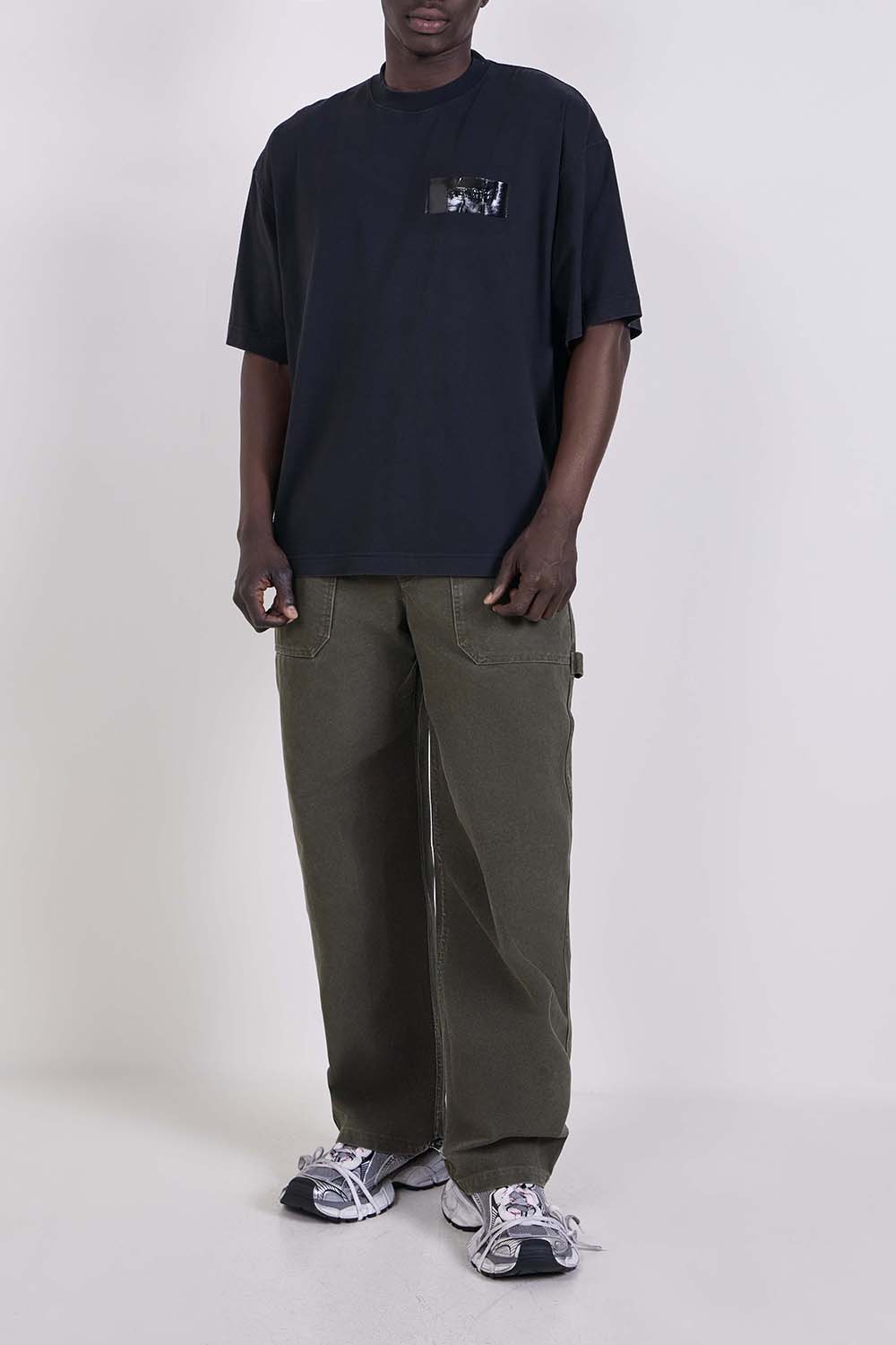 חולצת טי בגזרה משוחררת